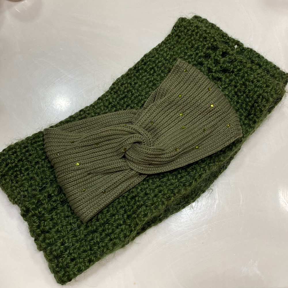 Green winter headband / earmugs and scarf set